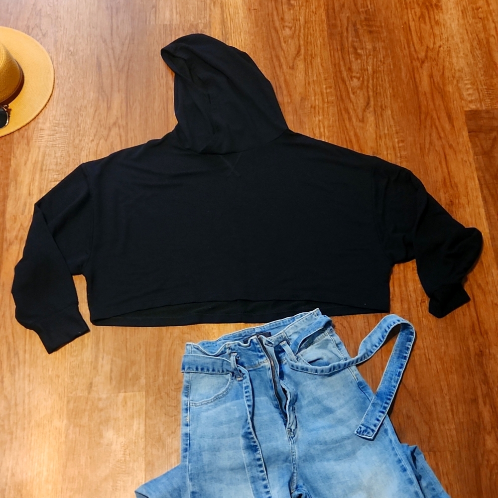 Fabletics crop hoodie oversized.